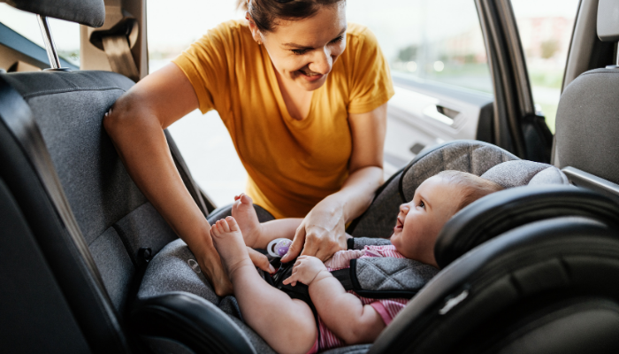 Qual a melhor posição para instalar a cadeirinha de bebê no carro?