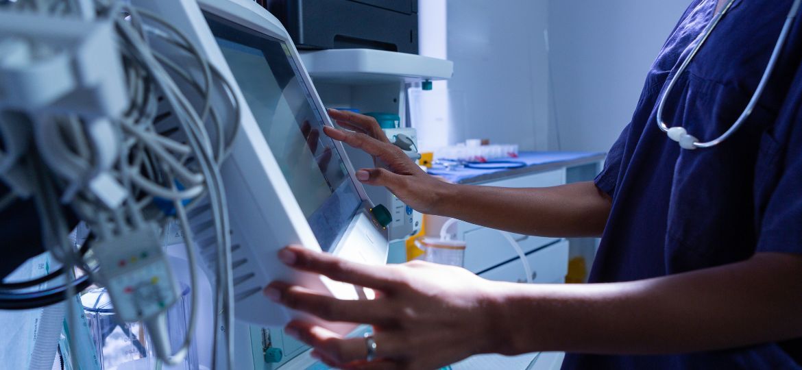 Certificação de Produtos sob Regime de Vigilância Sanitária o que diz o Inmetro e a Anvisa-bricscerificações