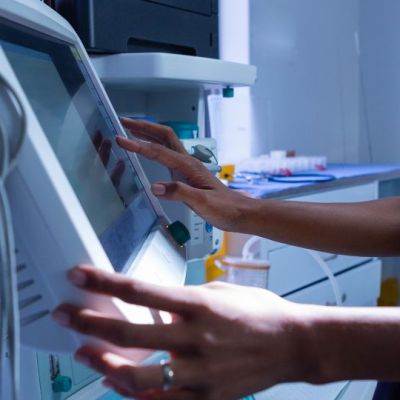 Certificação de Produtos sob Regime de Vigilância Sanitária o que diz o Inmetro e a Anvisa-bricscerificações